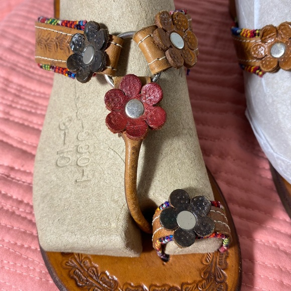 Size 8, Brown, Leather sandals with toe loop - Picture 10 of 12